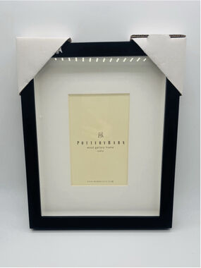 Pottery Barn Black Wood Gallery Frame 4x6